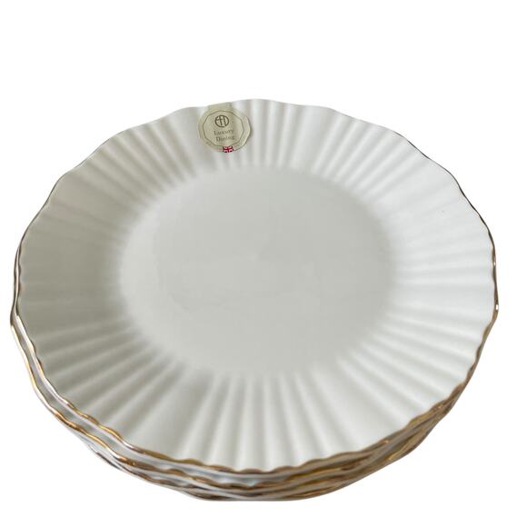 Eaton Fine Porcelain Aubrey Dinner Plates 10.5" Fluted Gold Accent Edge Set of 4 - Picture 5 of 13